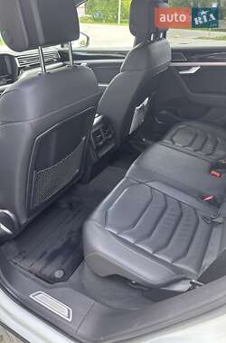 Внедорожник / Кроссовер Volkswagen Touareg 2018 в 