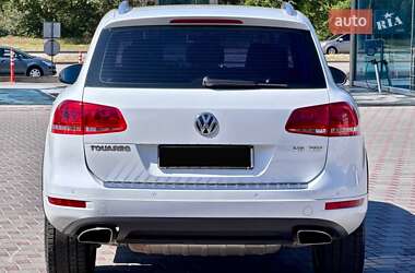 Внедорожник / Кроссовер Volkswagen Touareg 2012 в 