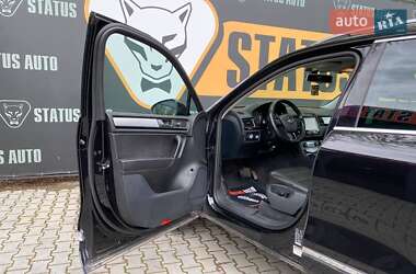 Внедорожник / Кроссовер Volkswagen Touareg 2013 в 