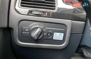 Внедорожник / Кроссовер Volkswagen Touareg 2013 в 