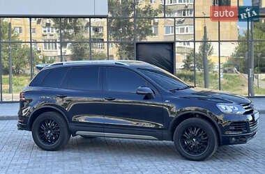 Позашляховик / Кросовер Volkswagen Touareg 2012 в 