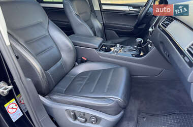 Позашляховик / Кросовер Volkswagen Touareg 2012 в 
