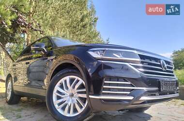 Позашляховик / Кросовер Volkswagen Touareg 2021 в Рівному