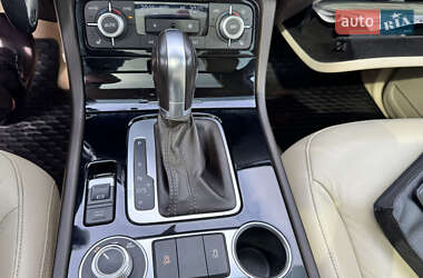 Внедорожник / Кроссовер Volkswagen Touareg 2016 в 