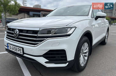 Внедорожник / Кроссовер Volkswagen Touareg 2020 в Киеве