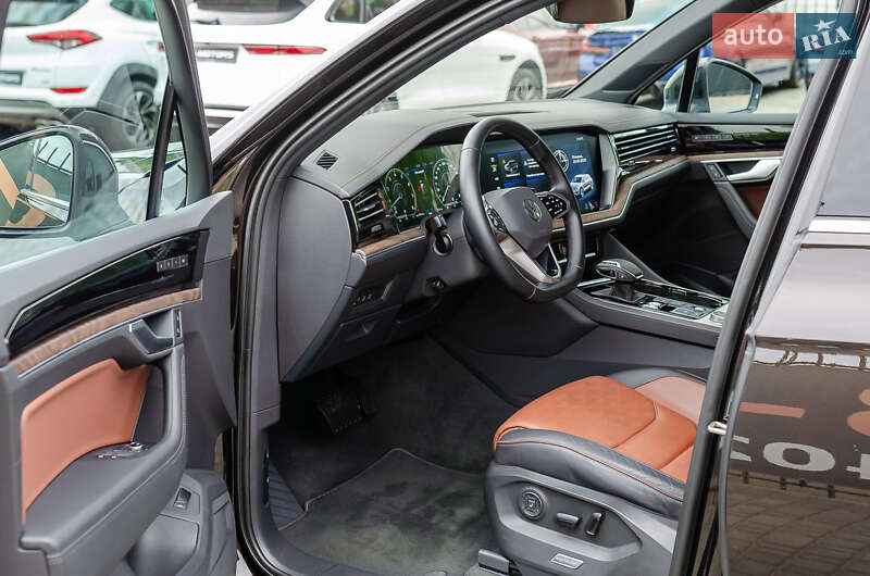 Внедорожник / Кроссовер Volkswagen Touareg 2021 в Киеве