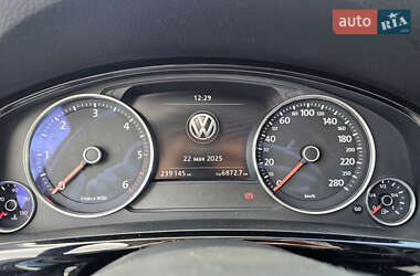 Внедорожник / Кроссовер Volkswagen Touareg 2015 в 