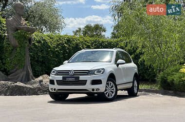 Внедорожник / Кроссовер Volkswagen Touareg 2013 в Днепре