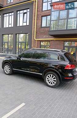 Внедорожник / Кроссовер Volkswagen Touareg 2011 в Полтаве