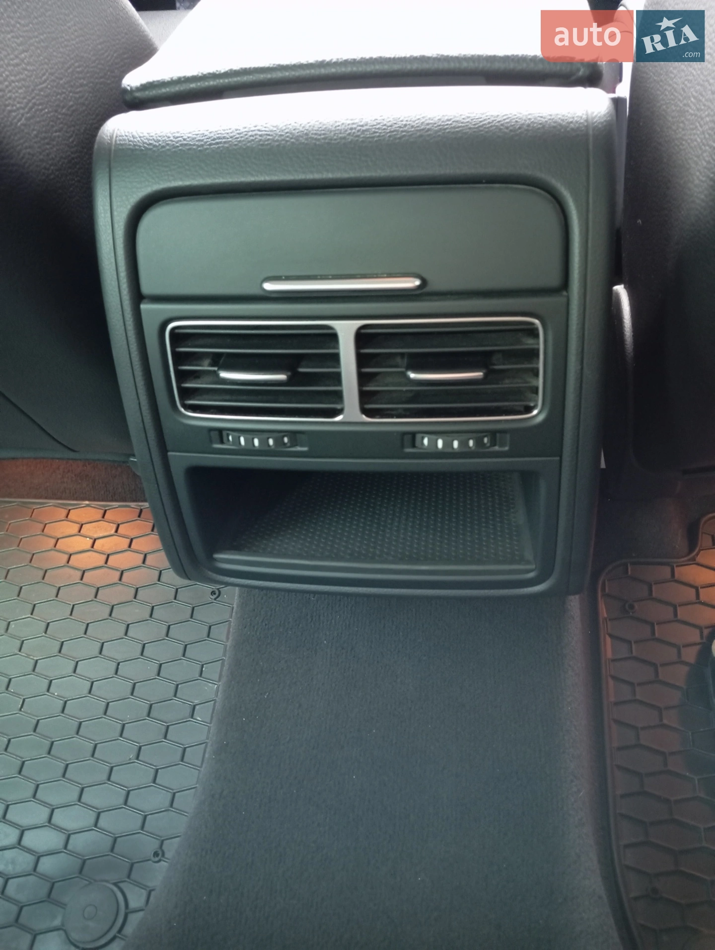 2011 Volkswagen Touareg - мініатюра 20