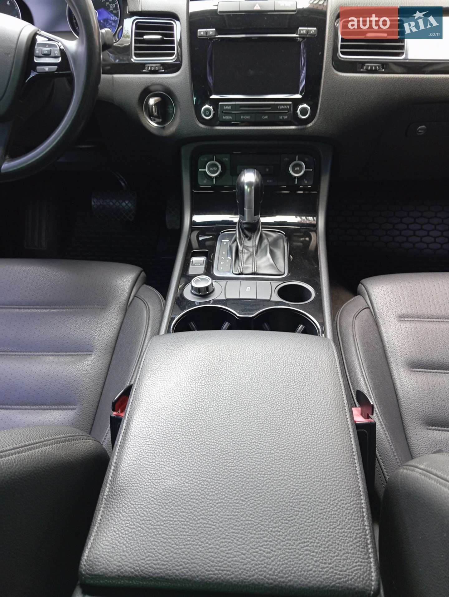 2011 Volkswagen Touareg - мініатюра 21
