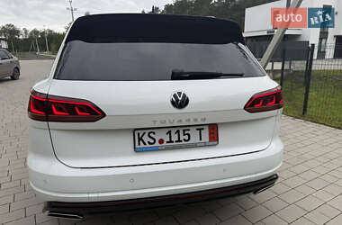 Внедорожник / Кроссовер Volkswagen Touareg 2022 в 