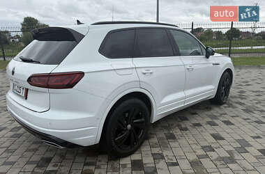 Внедорожник / Кроссовер Volkswagen Touareg 2022 в 