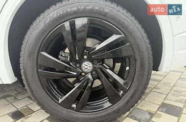 Внедорожник / Кроссовер Volkswagen Touareg 2022 в 