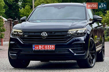 Позашляховик / Кросовер Volkswagen Touareg 2021 в Рівному