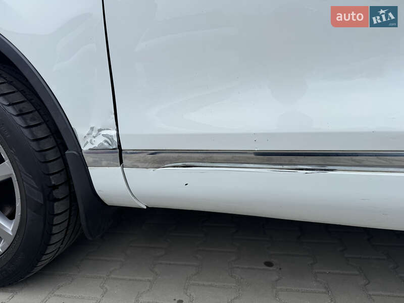 Внедорожник / Кроссовер Volkswagen Touareg 2016 в Луцке