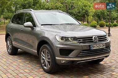 Позашляховик / Кросовер Volkswagen Touareg 2015 в 