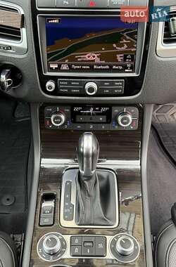 Позашляховик / Кросовер Volkswagen Touareg 2015 в 