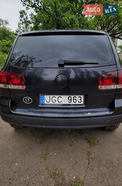 Внедорожник / Кроссовер Volkswagen Touareg 2005 в Николаеве