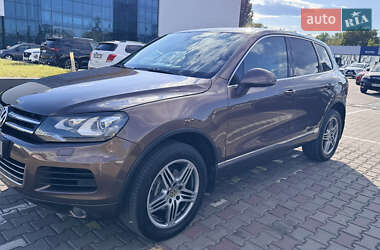 Внедорожник / Кроссовер Volkswagen Touareg 2011 в 