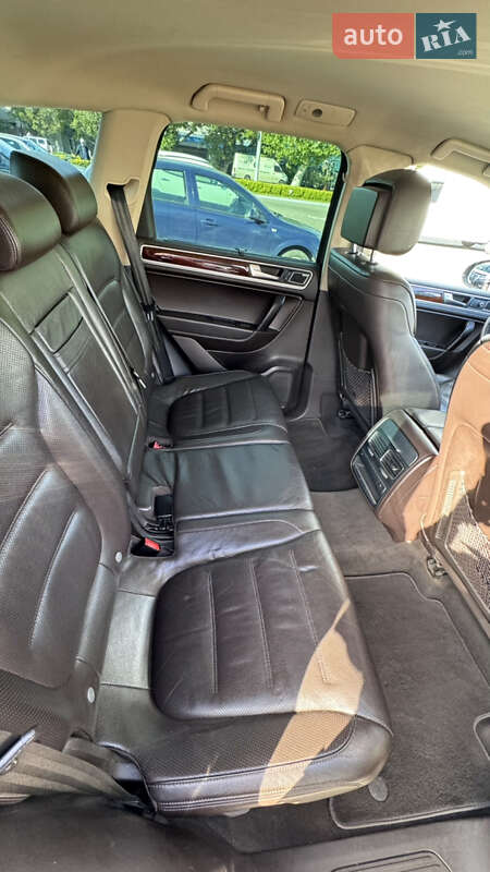 Внедорожник / Кроссовер Volkswagen Touareg 2011 в Одессе