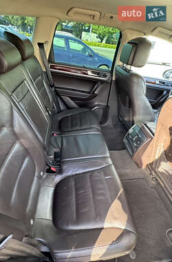 Внедорожник / Кроссовер Volkswagen Touareg 2011 в 