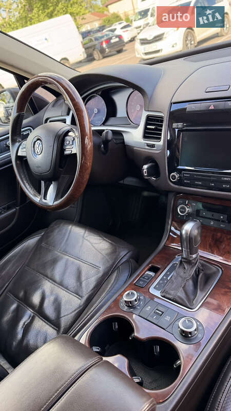 Внедорожник / Кроссовер Volkswagen Touareg 2011 в Одессе