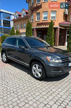 Внедорожник / Кроссовер Volkswagen Touareg 2014 в 