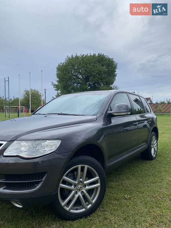 Внедорожник / Кроссовер Volkswagen Touareg 2009 в Фастове