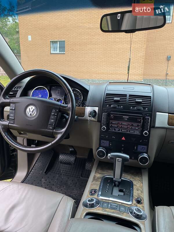 Внедорожник / Кроссовер Volkswagen Touareg 2009 в Фастове