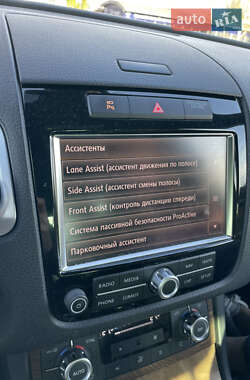 Внедорожник / Кроссовер Volkswagen Touareg 2011 в 