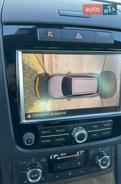 Внедорожник / Кроссовер Volkswagen Touareg 2011 в 