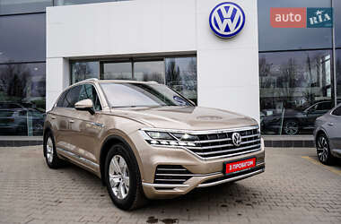 Внедорожник / Кроссовер Volkswagen Touareg 2019 в Житомире