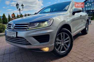 Внедорожник / Кроссовер Volkswagen Touareg 2016 в Стрые