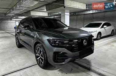 Внедорожник / Кроссовер Volkswagen Touareg 2021 в 