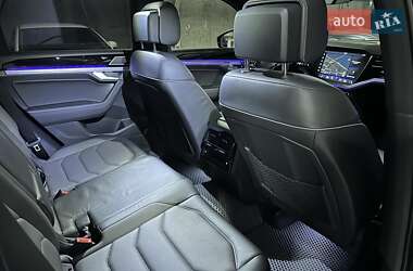 Внедорожник / Кроссовер Volkswagen Touareg 2021 в 