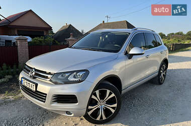Позашляховик / Кросовер Volkswagen Touareg 2012 в Хотині