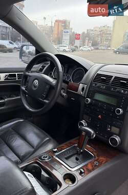 Позашляховик / Кросовер Volkswagen Touareg 2003 в 