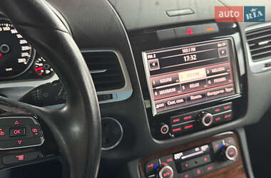 Позашляховик / Кросовер Volkswagen Touareg 2013 в 