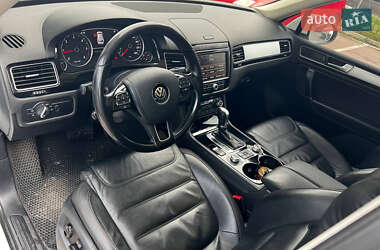 Внедорожник / Кроссовер Volkswagen Touareg 2015 в 