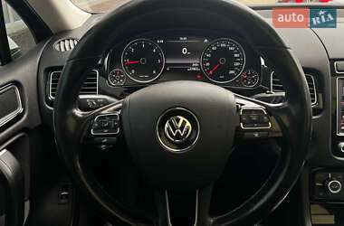 Внедорожник / Кроссовер Volkswagen Touareg 2015 в 