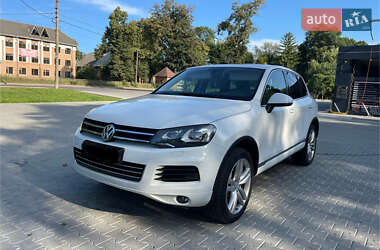 Внедорожник / Кроссовер Volkswagen Touareg 2013 в 