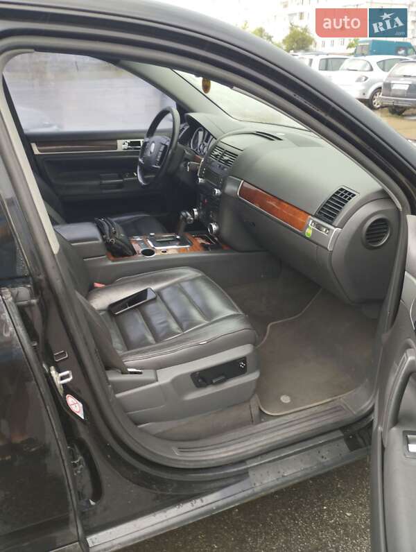 Внедорожник / Кроссовер Volkswagen Touareg 2003 в Славуте