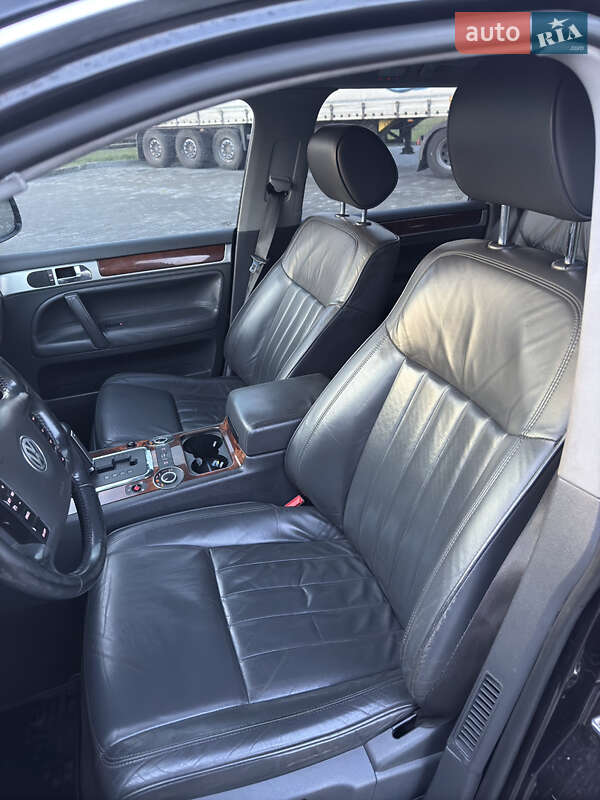 Внедорожник / Кроссовер Volkswagen Touareg 2008 в Луцке