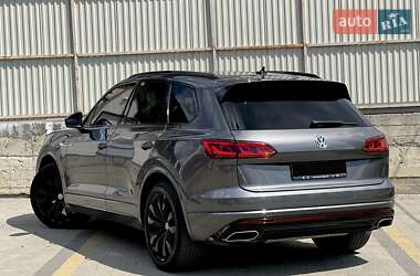 Внедорожник / Кроссовер Volkswagen Touareg 2019 в 