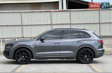Внедорожник / Кроссовер Volkswagen Touareg 2019 в 