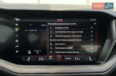 Внедорожник / Кроссовер Volkswagen Touareg 2019 в 