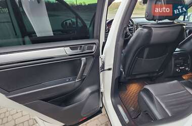 Внедорожник / Кроссовер Volkswagen Touareg 2016 в 