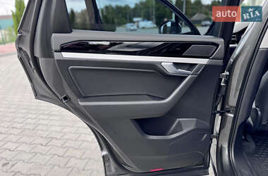 Позашляховик / Кросовер Volkswagen Touareg 2020 в 
