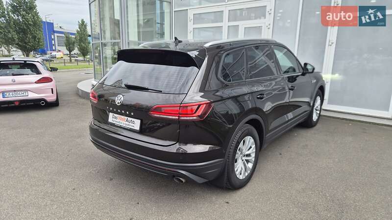 Внедорожник / Кроссовер Volkswagen Touareg 2020 в Киеве